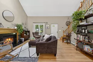 305 Oak Ln, Newburgh, NY 12550 - Photo 10