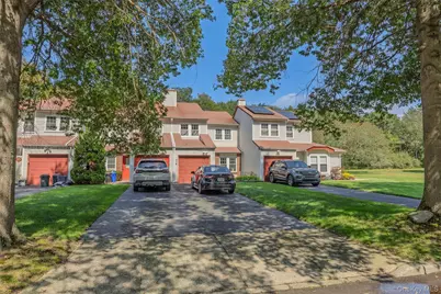 11 Burgoyne Court, Coram, NY 11727 - Photo 2