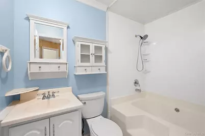 11 Burgoyne Court, Coram, NY 11727 - Photo 28