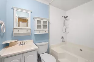 11 Burgoyne Ct, Coram, NY 11727 - Photo 28