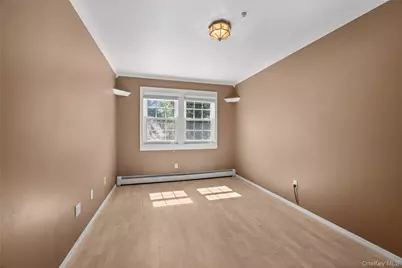 11 Burgoyne Court, Coram, NY 11727 - Photo 32