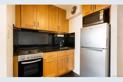 150-38 Union Turnpike #8D, Flushing, NY 11367 - Photo 4