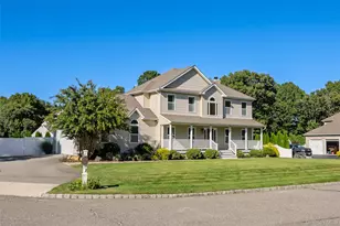 9 Valerie Ct, Centereach, NY 11720 - Photo 4
