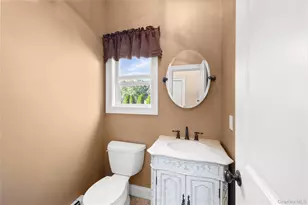 9 Valerie Ct, Centereach, NY 11720 - Photo 48