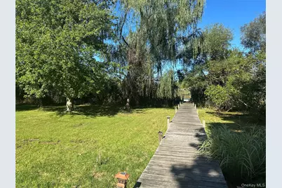 970 E Main Street, Riverhead, NY 11901 - Photo 26