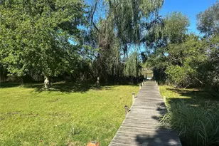 970 E Main St, Riverhead, NY 11901 - Photo 26