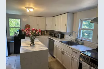 970 E Main Street, Riverhead, NY 11901 - Photo 4
