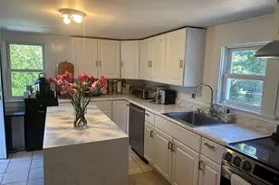 970 E Main St, Riverhead, NY 11901 - Photo 4