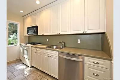 1315 Langdon Lane, Mamaroneck, NY 10543 - Photo 12
