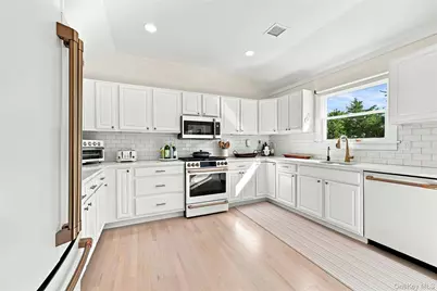 2737 Rocky Point Road, East Marion, NY 11939 - Photo 10