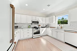 2737 Rocky Point Rd, East Marion, NY 11939 - Photo 10