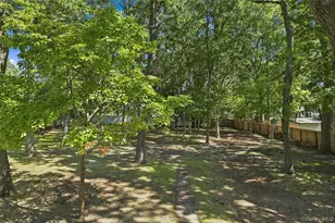 147 Pauls Path, Coram, NY 11727 - Photo 28