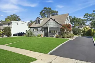 65 Riverside Ave, Massapequa, NY 11758 - Photo 2