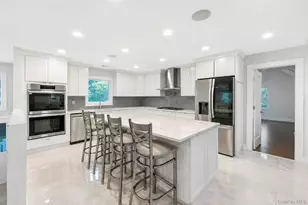 15 Dillon Dr, Dix Hills, NY 11746 - Photo 6