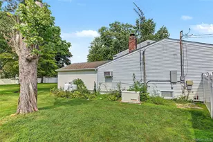 105 Nathan Dr, Bohemia, NY 11716 - Photo 38