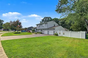 105 Nathan Dr, Bohemia, NY 11716 - Photo 2