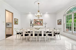 9 Swan Pl, Saint James, NY 11780 - Photo 4