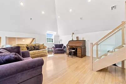 9 Swan Place, Saint James, NY 11780 - Photo 32