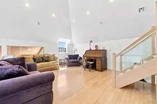 9 Swan Pl, Saint James, NY 11780 - Photo 32