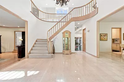9 Swan Place, Saint James, NY 11780 - Photo 2