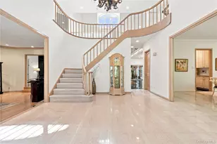 9 Swan Pl, Saint James, NY 11780 - Photo 2
