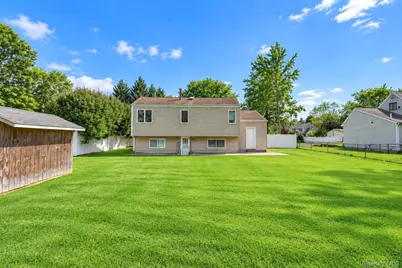 25 Marlboro Drive, Port Jefferson Station, NY 11776 - Photo 8