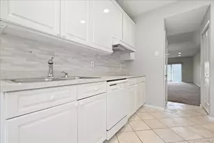 89 Windwatch Dr, Hauppauge, NY 11788 - Photo 6