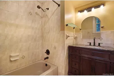 1641 Northern Boulevard, Roslyn, NY 11576 - Photo 10