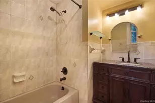 1641 Northern Blvd, Roslyn, NY 11576 - Photo 10