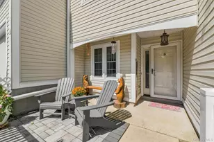 6 N Cambridge Ct, Fishkill, NY 12524 - Photo 6
