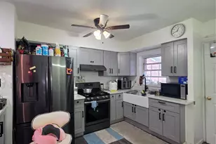 2570 Pearsall Ave, Bronx, NY 10469 - Photo 4