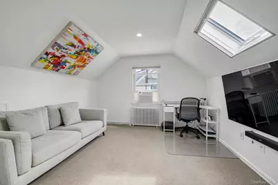 1055 Jefferson Street, Baldwin, NY 11510 - Photo 14