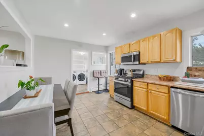 1055 Jefferson Street, Baldwin, NY 11510 - Photo 6