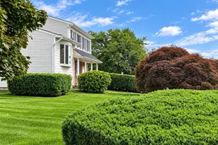 2 Carol Ave, Farmingville, NY 11738 - Photo 2