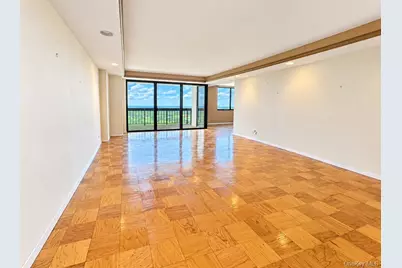 27010 Grand Central #28K, Floral Park, NY 11005 - Photo 2