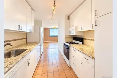 27010 Grand Central #28K, Floral Park, NY 11005 - Photo 8