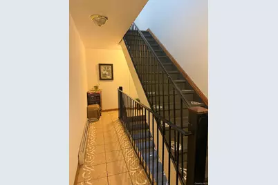 9318 170th Street, Jamaica, NY 11433 - Photo 10