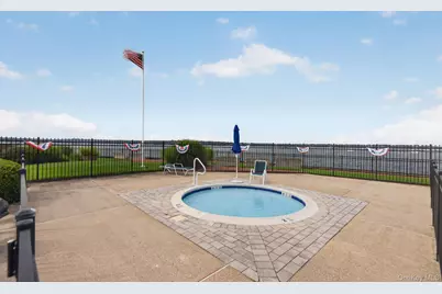 1 Toms Point Lane #17E, Port Washington, NY 11050 - Photo 26