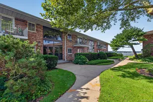 1 Toms Point Ln, Port Washington, NY 11050 - Photo 18