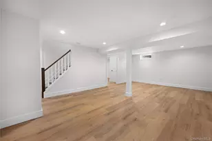 126 Lambert Ave, Farmingdale, NY 11735 - Photo 34