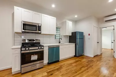 10418 89th Avenue, Richmond Hill, NY 11418 - Photo 4
