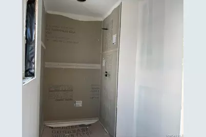 102-24 Dunton Court, Howard Beach, NY 11414 - Photo 8