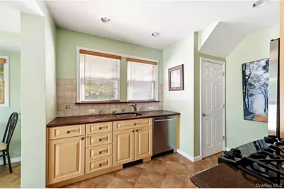 410 Clinton Street, Bellmore, NY 11710 - Photo 22