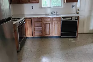 2681 Sheldon Pl, Oceanside, NY 11572 - Photo 2