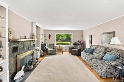297 Maple Avenue, Patchogue, NY 11772 - Photo 4