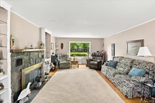 297 Maple Ave, Patchogue, NY 11772 - Photo 4