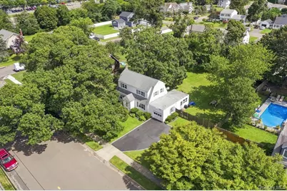 297 Maple Avenue, Patchogue, NY 11772 - Photo 18