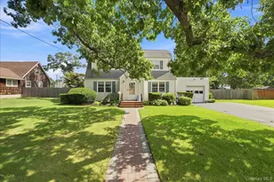 297 Maple Ave, Patchogue, NY 11772 - Photo 2