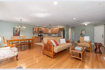 606 Willow Pond Drive #606, Riverhead, NY 11901 - Photo 16