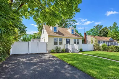 130 Elk Street, Wyandanch, NY 11798 - Photo 2